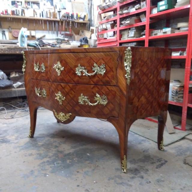 Restauration d'une commode - ATELIER SAINTE ANNE à Armentières